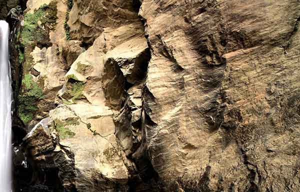 20680268027 نماز مجرب برای بخت گشایی و ازدواج جوانان پرخیر  